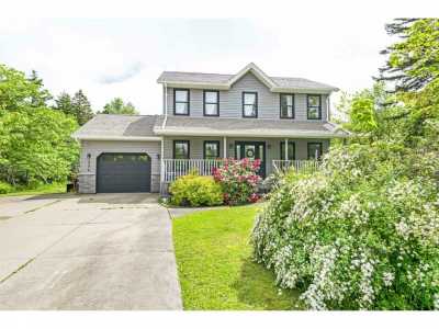 Home For Sale in Hammonds Plains, Canada