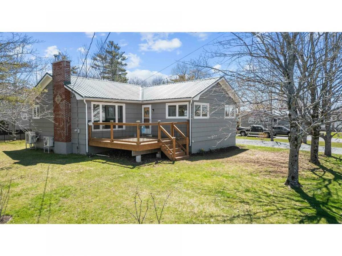 Picture of Home For Sale in Stewiacke, Nova Scotia, Canada