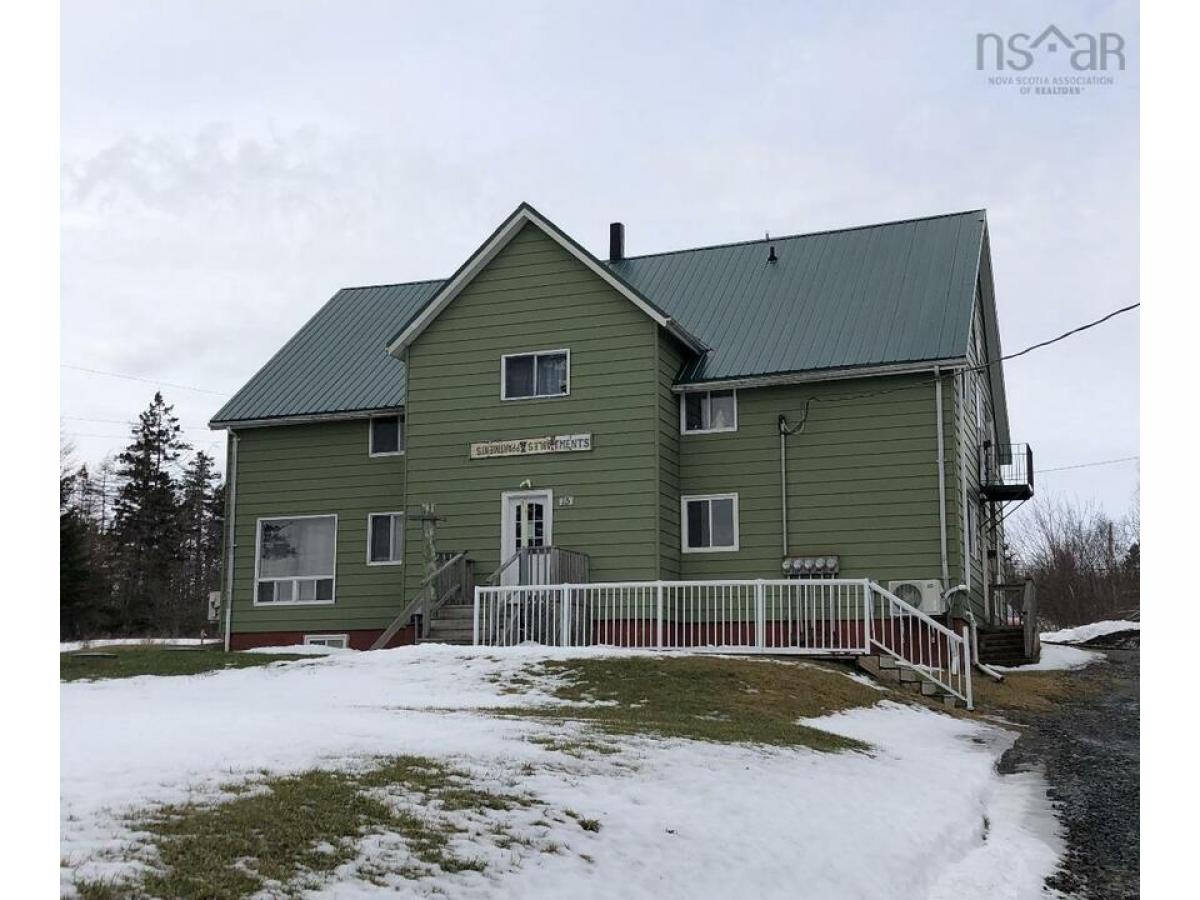 Picture of Home For Sale in Sheet Harbour, Nova Scotia, Canada