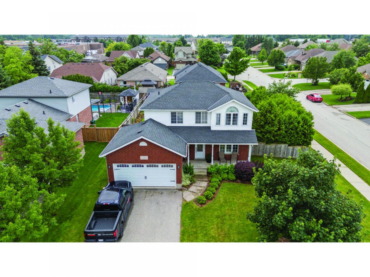 Picture of Home For Sale in Fergus, Ontario, Canada