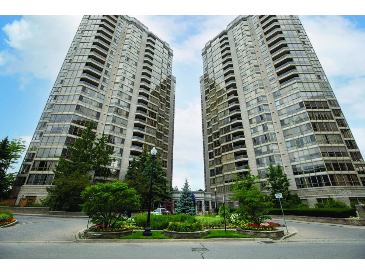 Picture of Condo For Sale in Mississauga, Ontario, Canada