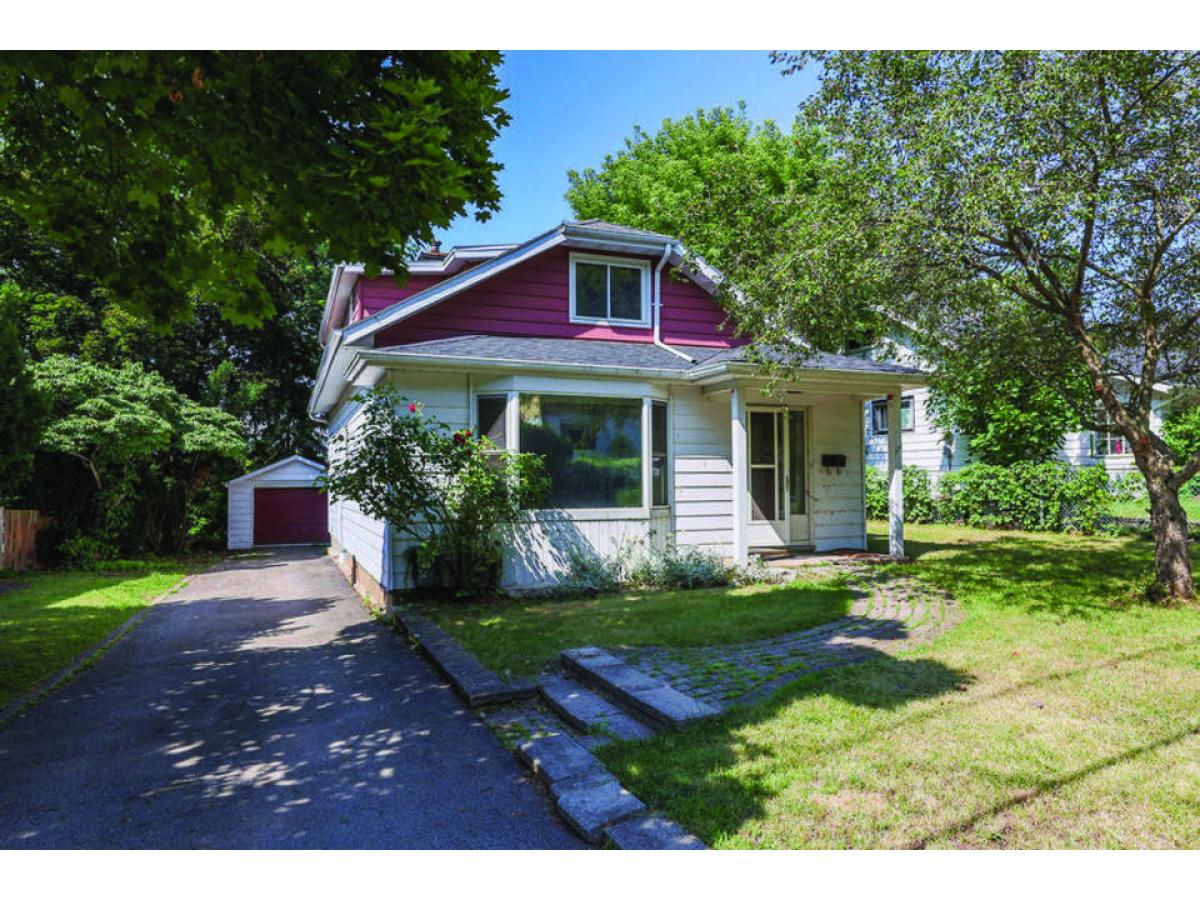 Picture of Home For Sale in Grimsby, Ontario, Canada