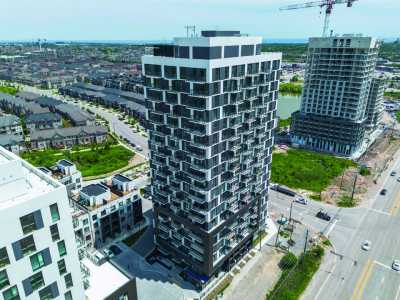 Condo For Sale in Oakville, Canada