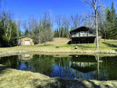 Home For Sale in Hubbard Lake, Michigan