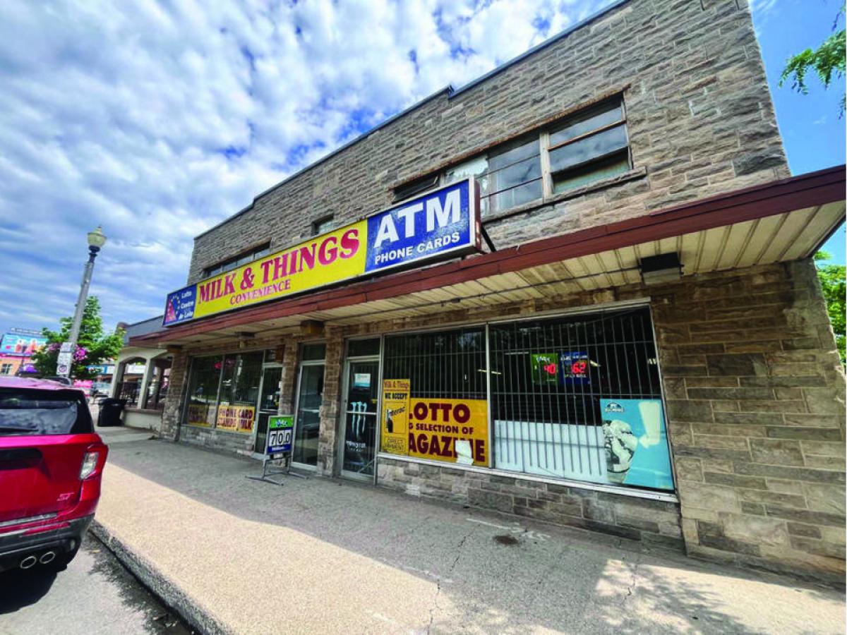 Picture of Commercial Building For Sale in Grimsby, Ontario, Canada