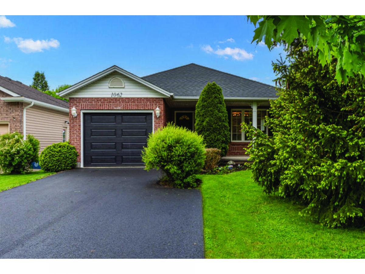 Picture of Home For Sale in Fonthill, Ontario, Canada