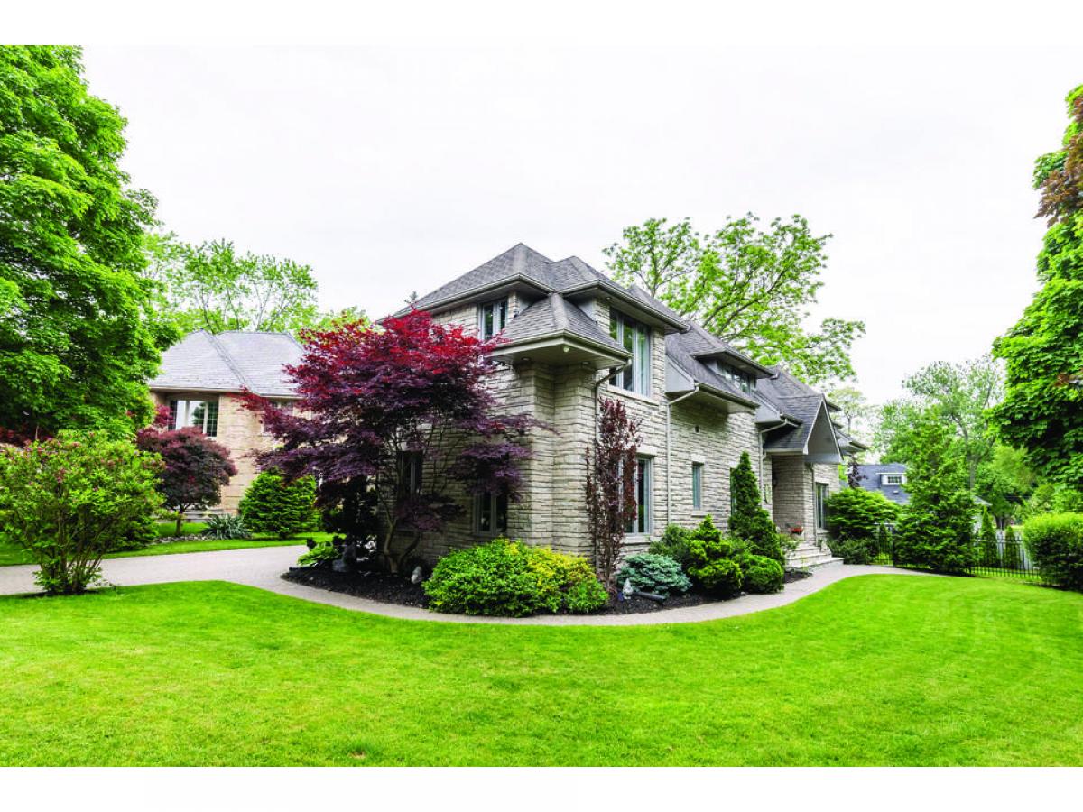 Picture of Home For Sale in Mississauga, Ontario, Canada