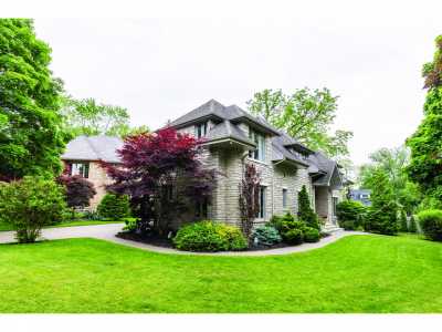 Home For Sale in Mississauga, Canada