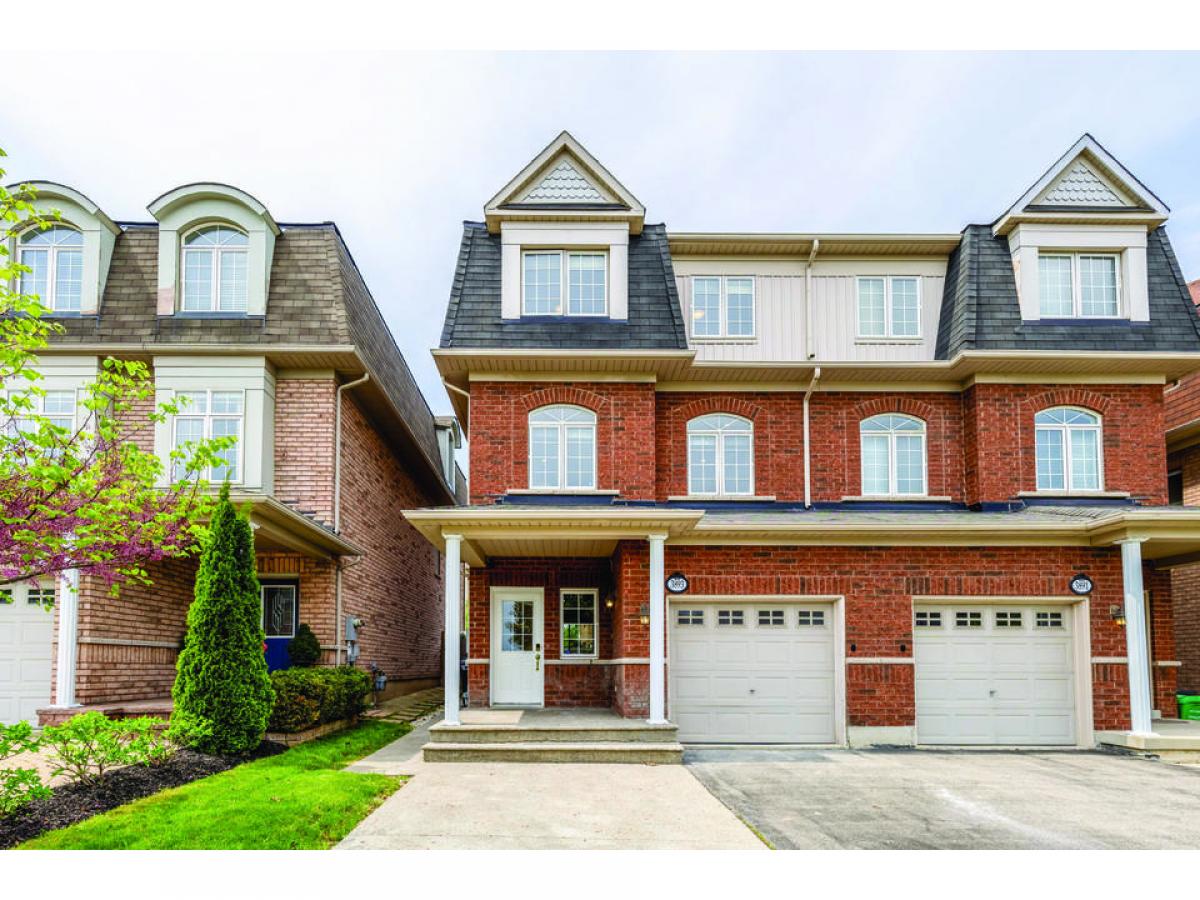 Picture of Home For Sale in Mississauga, Ontario, Canada