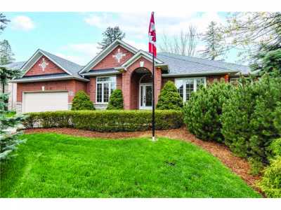 Home For Sale in Ancaster, Canada