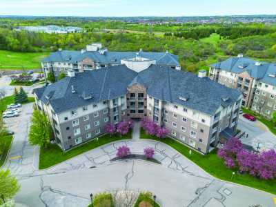 Condo For Sale in Brampton, Canada