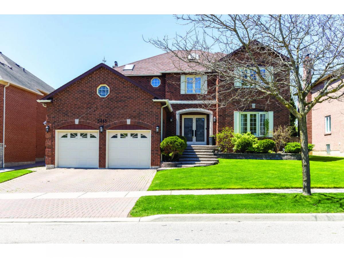 Picture of Home For Sale in Mississauga, Ontario, Canada