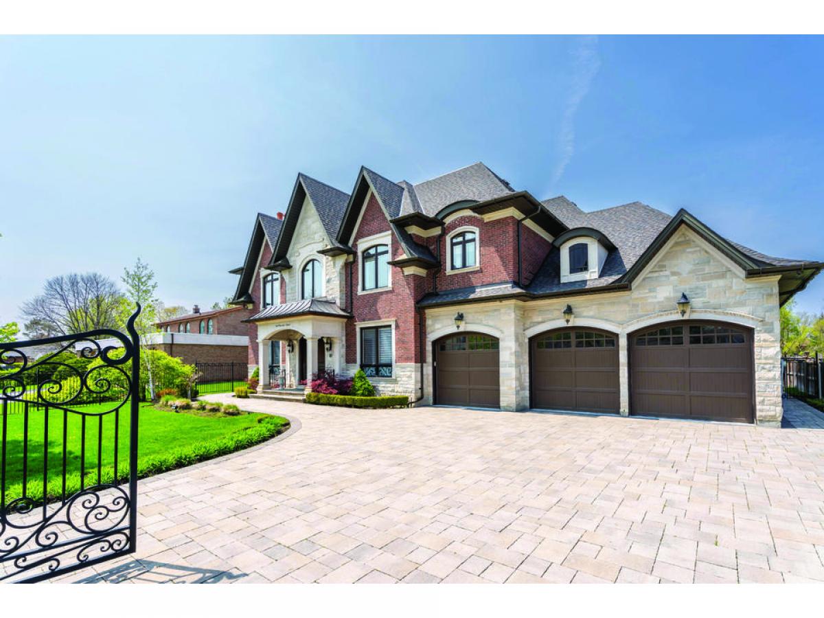 Picture of Home For Sale in Mississauga, Ontario, Canada