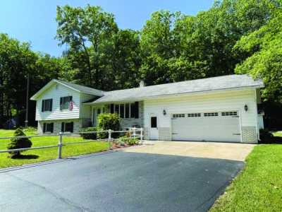 Home For Sale in Hubbard Lake, Michigan