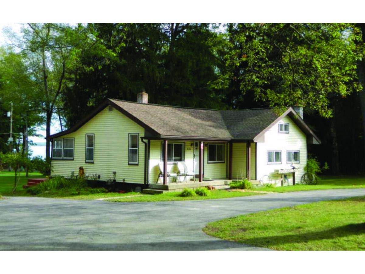 Picture of Home For Sale in Hubbard Lake, Michigan, United States