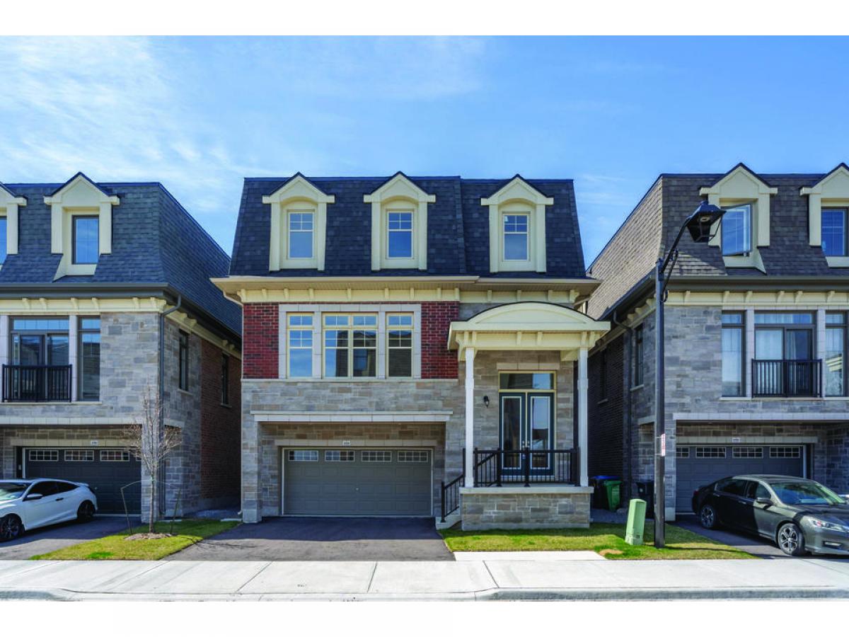 Picture of Home For Sale in Mississauga, Ontario, Canada