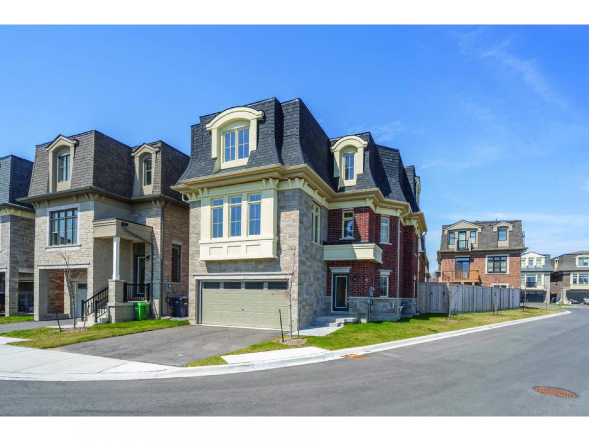 Picture of Home For Sale in Mississauga, Ontario, Canada