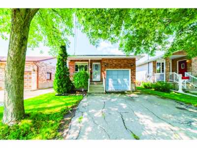 Home For Sale in Welland, Canada