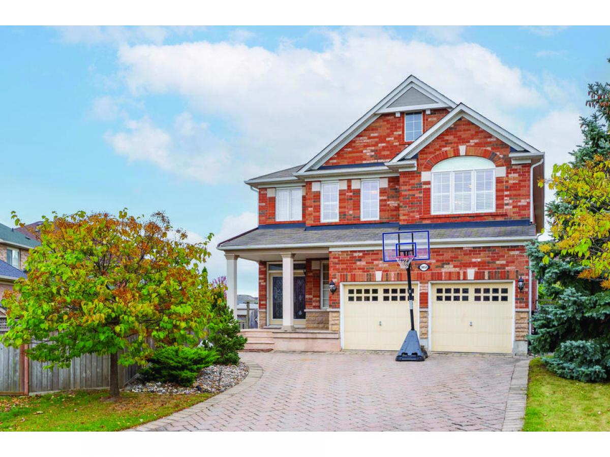 Picture of Home For Sale in Mississauga, Ontario, Canada