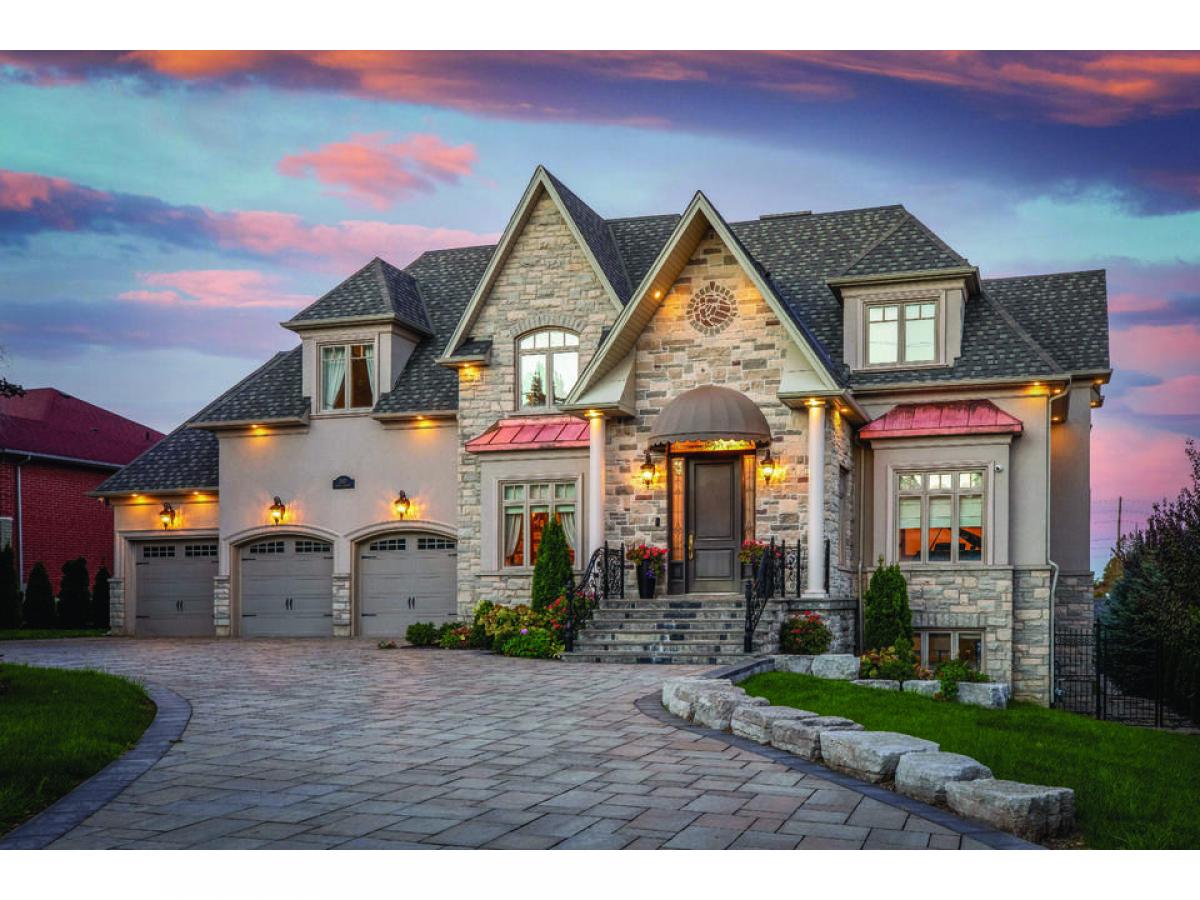 Picture of Home For Sale in Mississauga, Ontario, Canada