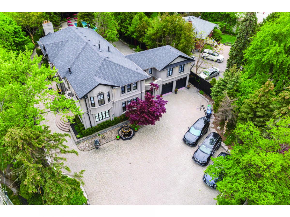 Picture of Home For Sale in Mississauga, Ontario, Canada