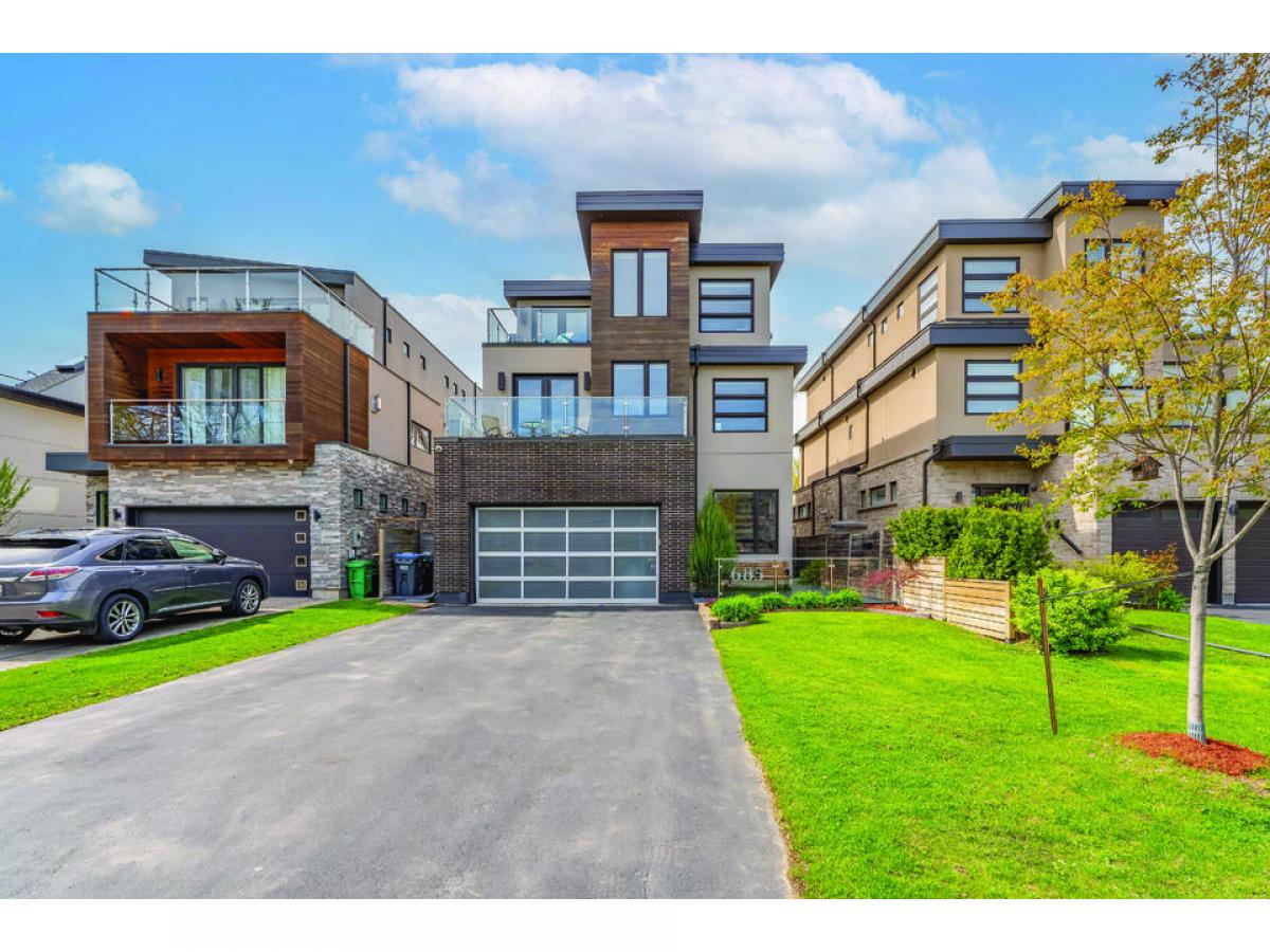 Picture of Home For Sale in Mississauga, Ontario, Canada