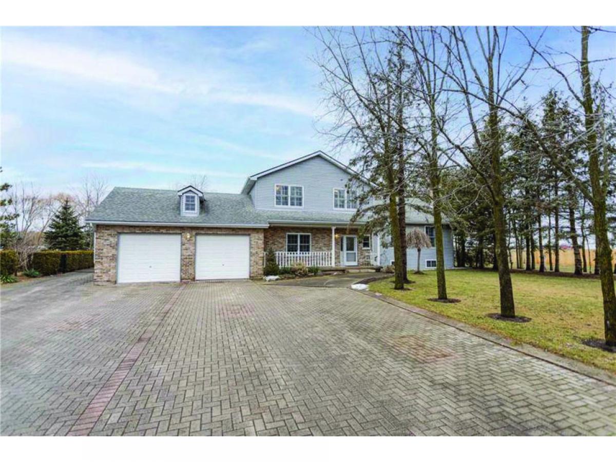 Picture of Home For Sale in West Lincoln, Ontario, Canada