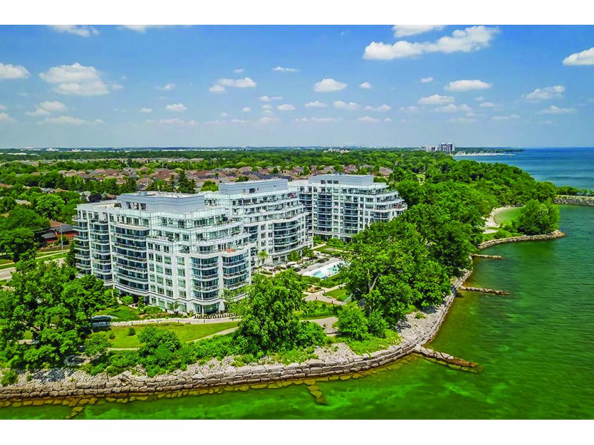 Picture of Condo For Sale in Oakville, Ontario, Canada