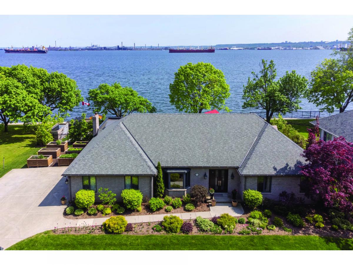 Picture of Home For Sale in Burlington, Ontario, Canada