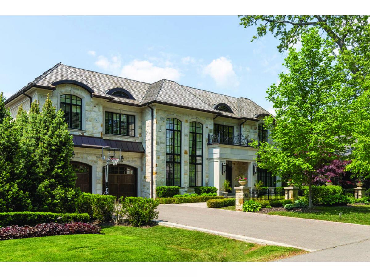 Picture of Home For Sale in Oakville, Ontario, Canada