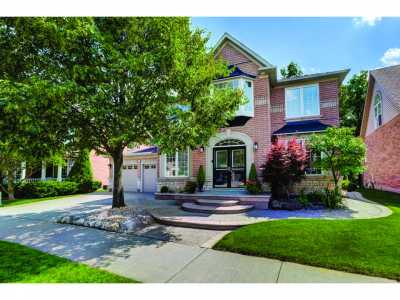 Home For Sale in Oakville, Canada