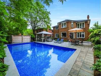 Home For Sale in Oakville, Canada