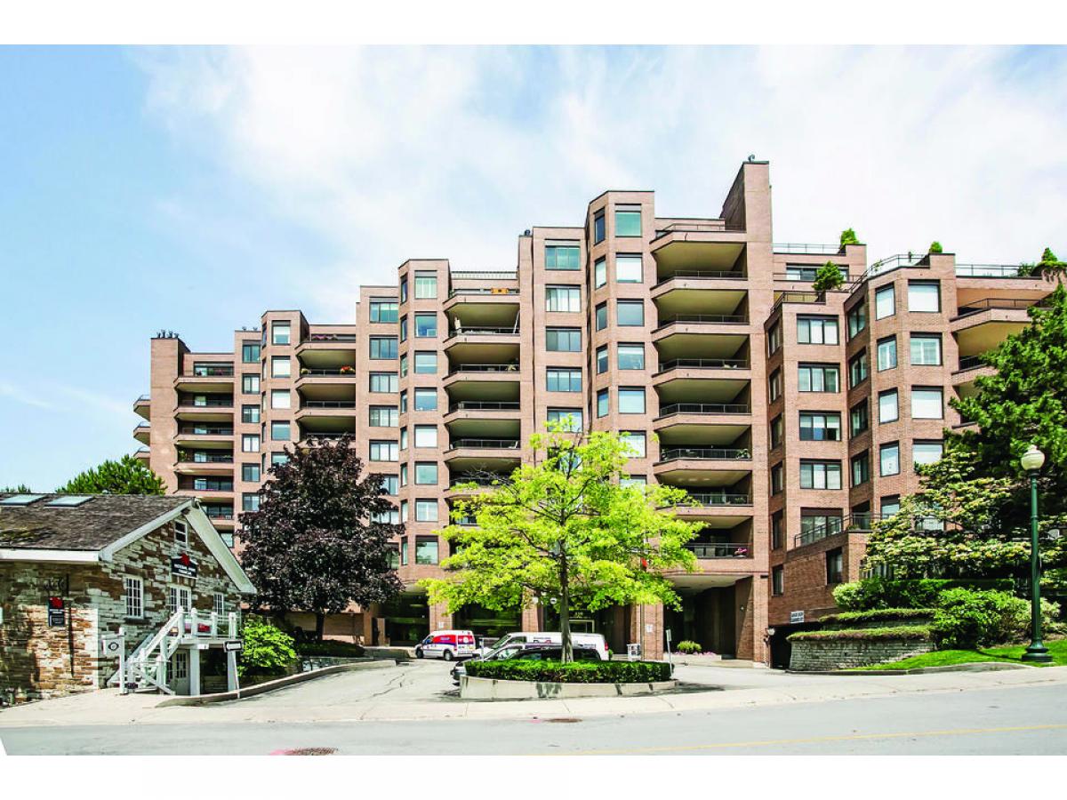 Picture of Condo For Sale in Oakville, Ontario, Canada