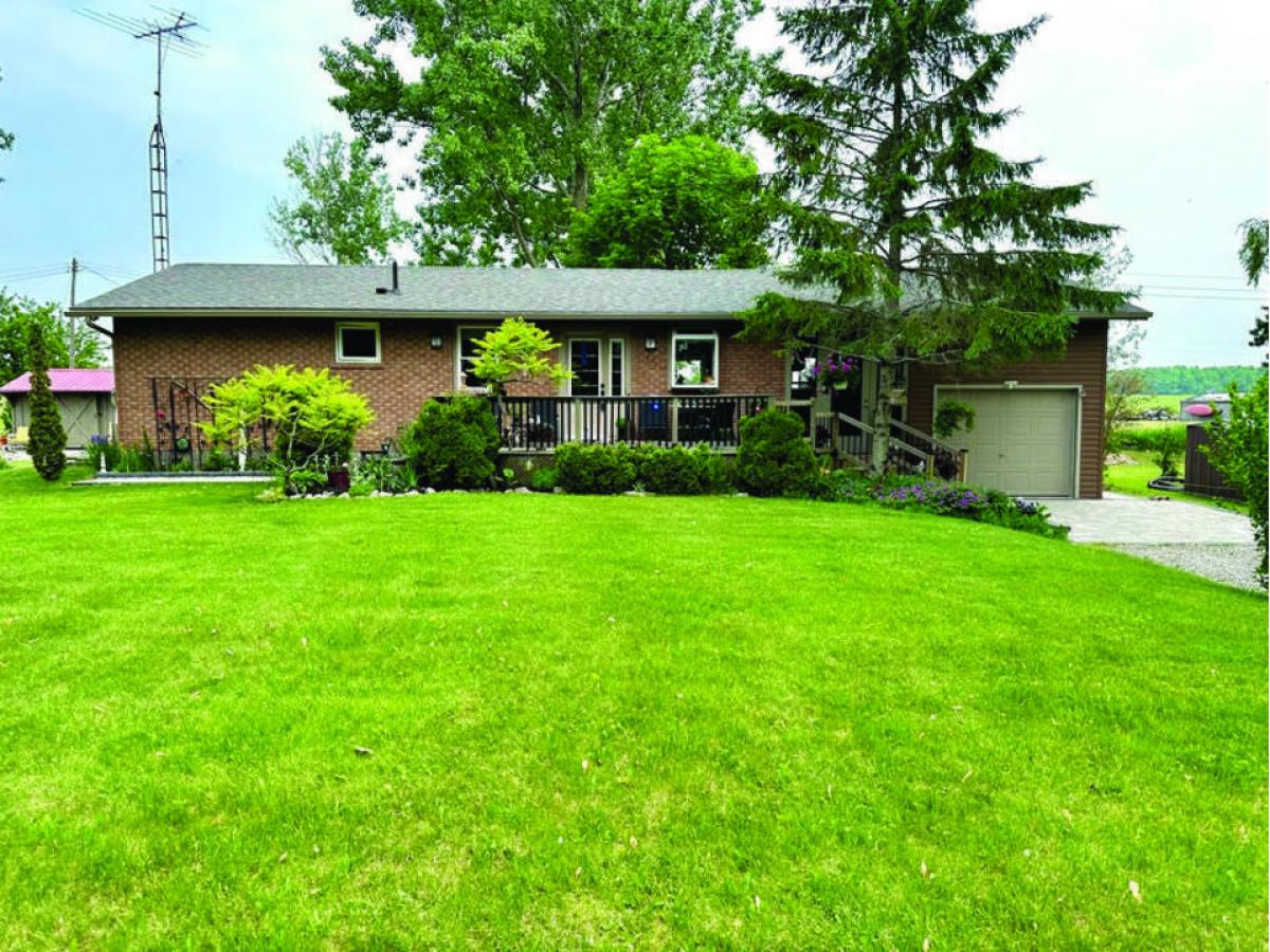 Picture of Home For Sale in Selkirk, Ontario, Canada