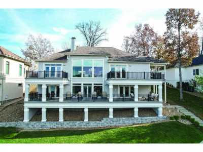 Home For Sale in Sunrise Beach, Missouri