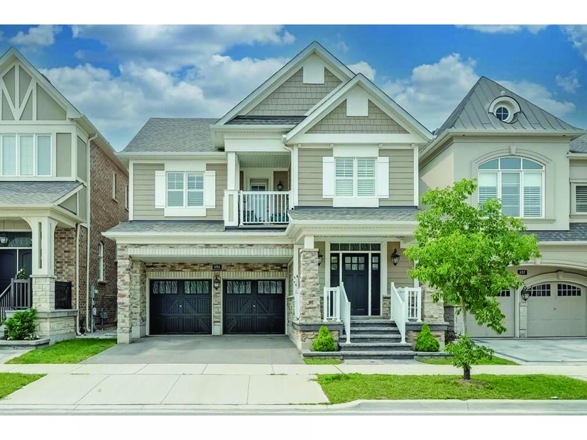 Picture of Home For Sale in Oakville, Ontario, Canada