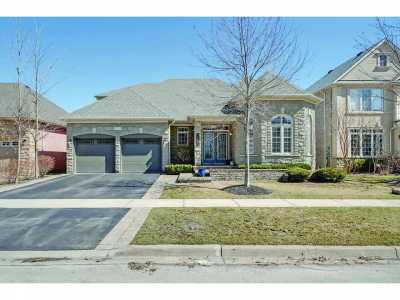 Home For Sale in Oakville, Canada