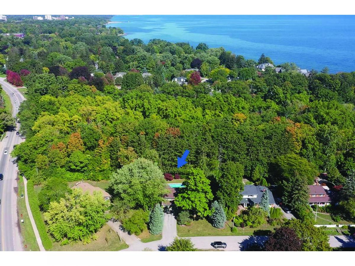 Picture of Home For Sale in Oakville, Ontario, Canada