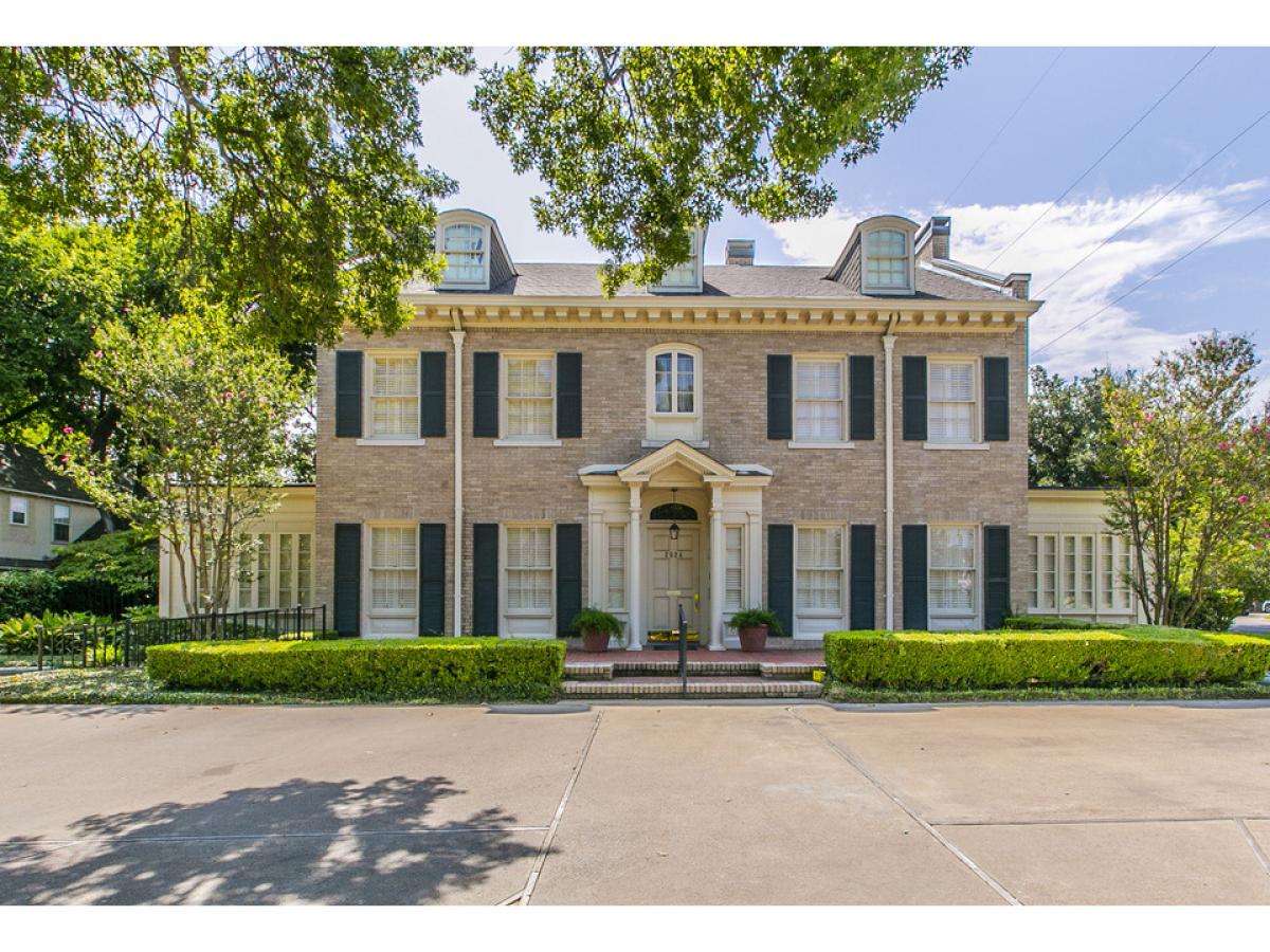 Picture of Commercial Building For Sale in Waco, Texas, United States