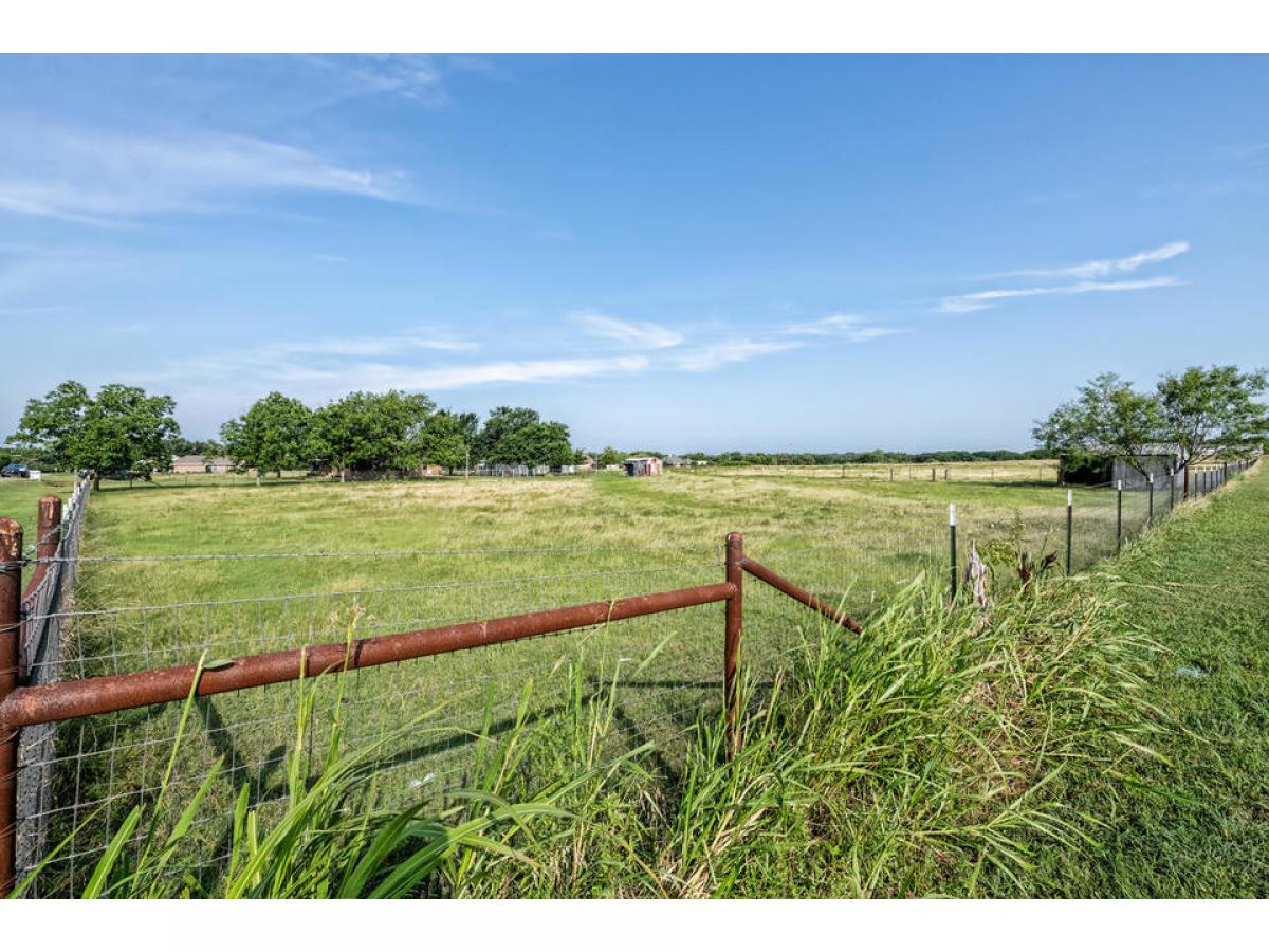 Picture of Home For Sale in Riesel, Texas, United States