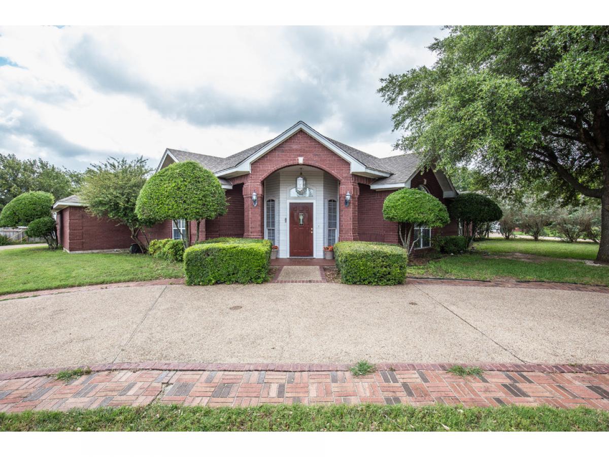 Picture of Home For Sale in Hewitt, Texas, United States