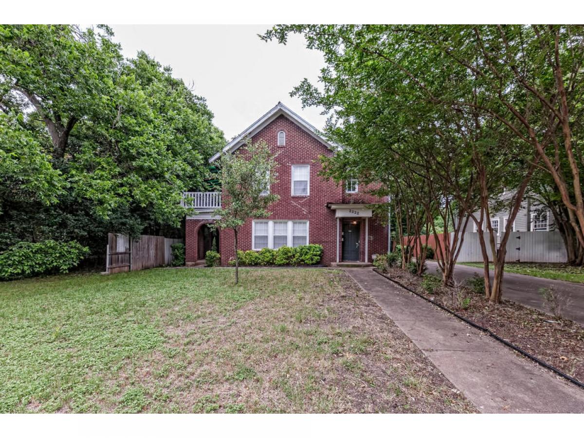 Picture of Multi-Family Home For Sale in Waco, Texas, United States