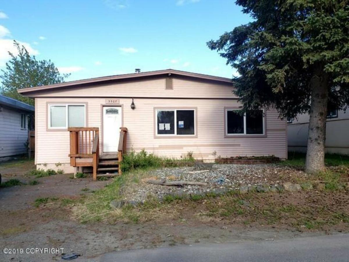 Picture of Home For Sale in Anchorage, Alaska, United States