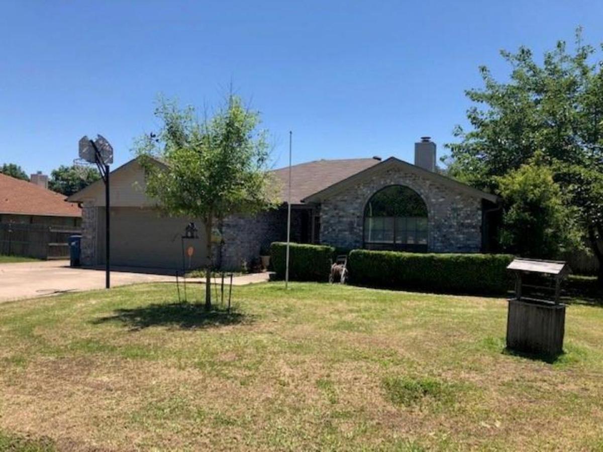 Picture of Home For Sale in Hewitt, Texas, United States