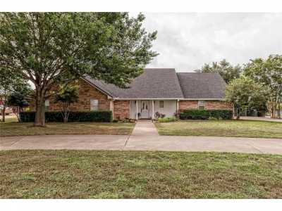 Home For Sale in Lorena, Texas