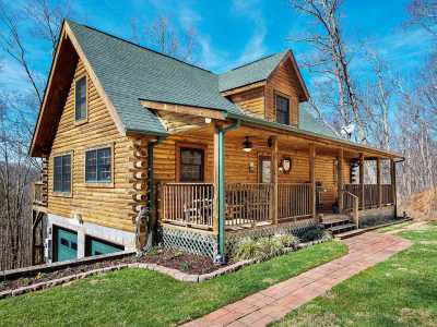 Home For Sale in Weaverville, North Carolina