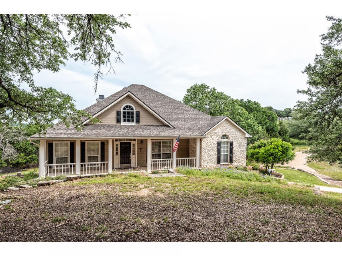 Picture of Home For Sale in Crawford, Texas, United States