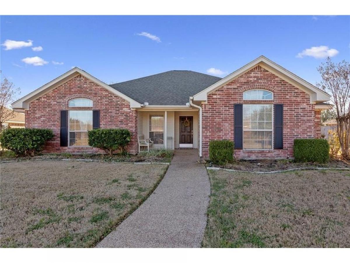 Picture of Home For Sale in Hewitt, Texas, United States