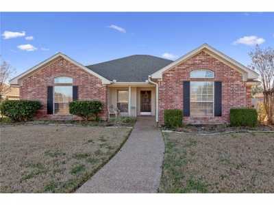 Home For Sale in Hewitt, Texas