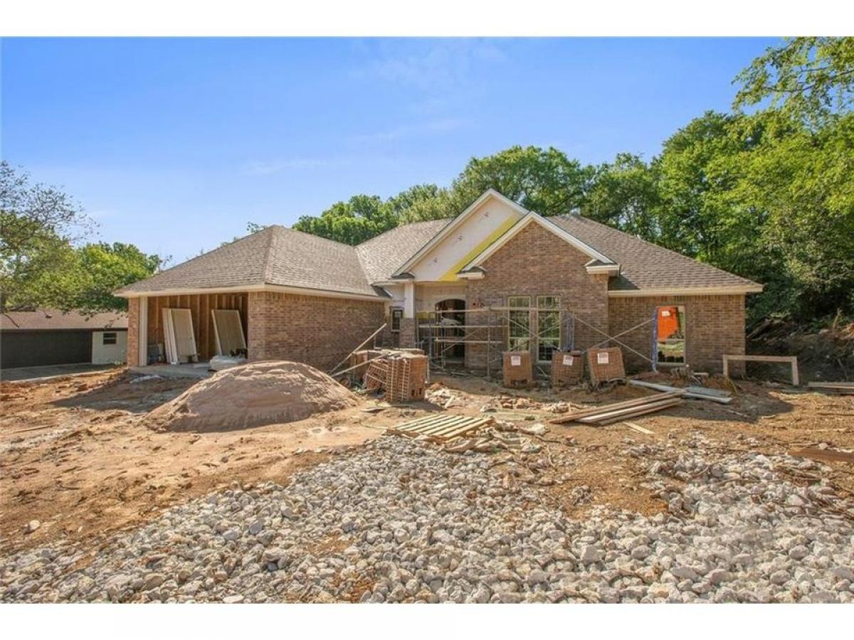 Picture of Home For Sale in Woodway, Texas, United States